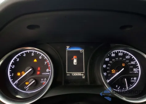 2020 Toyota Camry Se z USA, uszkodzony, nr VIN 4T1G11AK2LU986478